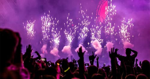 Vilka åldersgränser förekommer på festivaler i Europa?